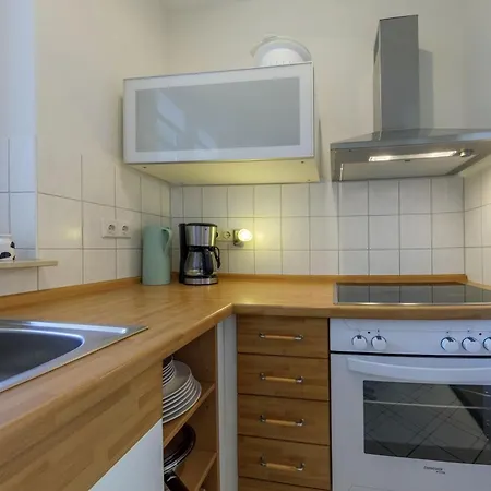 Jolle Mit Balkon Und Mueritzblick *